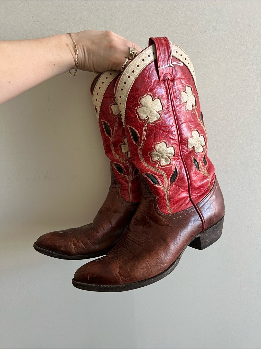 Larry Mahan Vintage Red and Brown Floral Western Boots - Classic Cowgirl Style - Picture 4 of 9